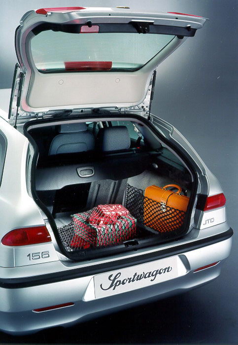 Alfa Romeo 156 Sportwagon 2000 004.jpg